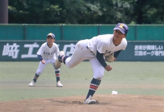 軟式野球決勝で先発した八景・狭間の清水奏空主将＝神姫バスキッピースタジアム