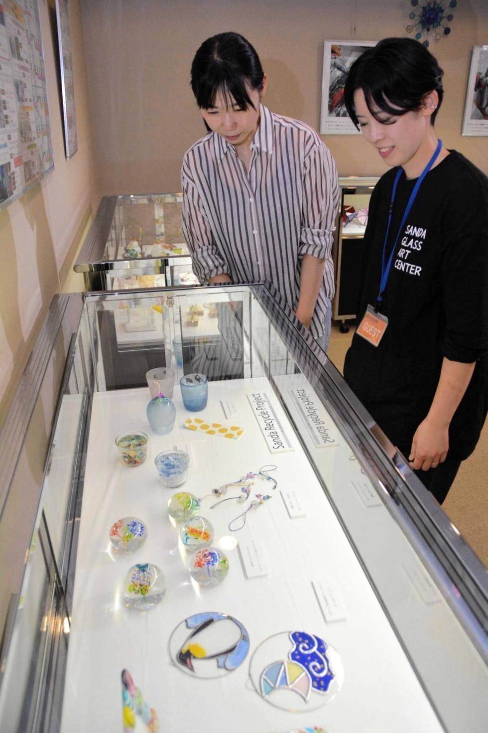 真岡女子高等学校 令和3年 アクリルガラス工芸品 3Dガラス細工 ガラスの魅力を紹介 三田の「工芸館」と「ひとはく」がコラボ 解説から
