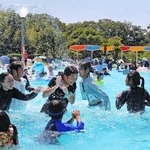 昨年夏、子どもらでにぎわったふれあいプール＝三田市四ツ辻