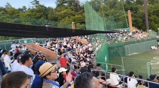 「花火ナイター」の７月２５日、神姫バスキッピースタジアムのスタンドには、４７９人が詰めかけた＝三輪（球団提供）