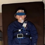 入眠時の生体計測実験の様子