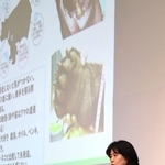 ツキノワグマの生態や対策などについて説明した兵庫県立大の横山真弓教授＝三田祥雲館高