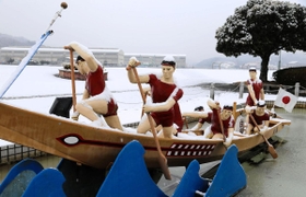 普段は日当たりの良い公園も雪化粧＝相生市旭