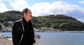 「コロナ禍の今は、僕にとっては日本を再発見する時」と語る洋画家松井守男さん＝昨年１０月、姫路市家島町宮