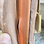 凍結して破裂した給湯器の配管＝たつの市龍野町（住民提供）