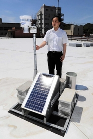 相生市役所屋上に設けられた小型気象観測装置「ＰＯＴＥＫＡ」＝相生市旭