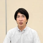 上郡町長選初当選から一夜明け、抱負を語る梅田修作氏＝上郡町役場