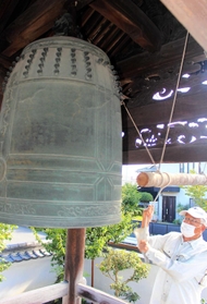 円勝寺でも原爆投下の時刻に合わせて鐘の音が響いた＝姫路市網干区宮内
