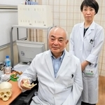 顎変形症の手術を担当する古谷昌裕医師（左）と田村佳代歯科口腔外科部長＝赤穂市中広、赤穂市民病院