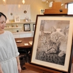 猫への愛情がこもった鉛筆画＝赤穂市新田