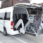旅行専用の介護タクシー事業を始めた塚本陽子さん＝姫路市大津区天満