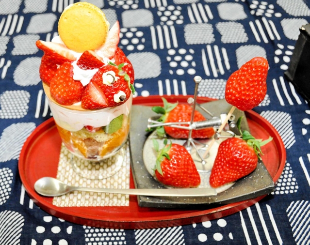 神戸新聞next 西播 隠し味は塩 いちごパフェや甘酒スムージー 赤穂スイーツ のメニュー急増