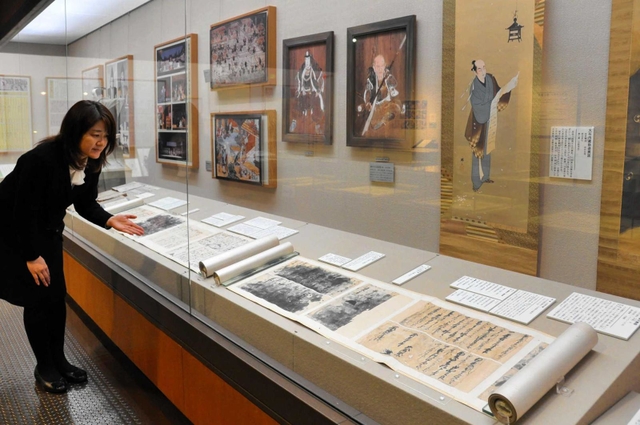 一般向けに初公開された大石家の書状＝赤穂市立歴史博物館