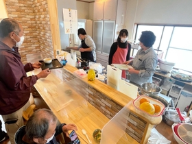 ランチ会などに活用できるようキッチンは広めに改装した＝太子町米田