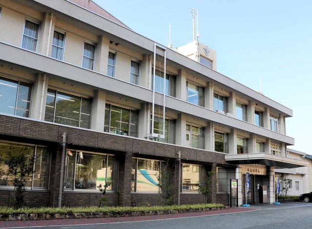 佐用町役場＝兵庫県佐用町佐用