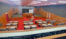 告示が近づく。誰が議席を手にするのか＝たつの市議会議場