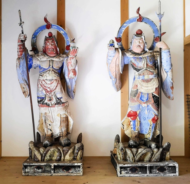 修復に出された２体の毘沙門天＝神河町長谷