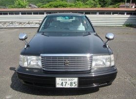 上郡町が売却する議長用公用車「クラウン」（上郡町提供）