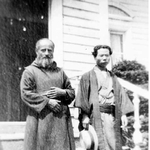 【修道士と出会い、影響】三木露風とタルシス修道士（たつの市立霞城館提供）