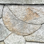 飾り石の三日月