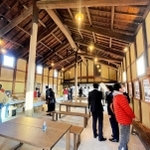 蔵の広々とした空間を生かした休憩所＝たつの市龍野町下川原
