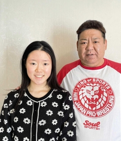 西田奈々さんと父の崇晃さん（西田さん提供）