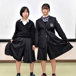新しい制服に導入されるキュロット＝山崎高校