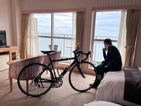 自転車を部屋に持ち込んで宿泊できるホテル万葉岬＝相生市相生