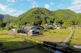 佐用町最北端に位置する石井地区。人口減で地域の担い手が不足している＝佐用町上石井