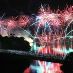 ２０１９年に開かれた相生ペーロン祭の花火大会