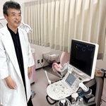 婦人科での診察を引き受けた金井利仁さん＝相生市民病院