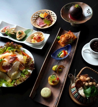 西播磨特産の食材をふんだんに使った「プレミアムランチ」（西播磨県民局提供）