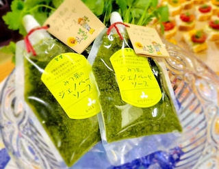 和洋を問わず、さまざまな料理で使用できる「みつ葉のジェノベーゼソース」（提供）