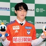 サッカーＪ１アルビレックス新潟への入団が決まった関西福祉大の奥村仁選手＝赤穂市新田