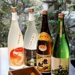 老松酒造の日本酒のラインアップ＝宍粟市山崎町山崎（撮影・辰巳直之）