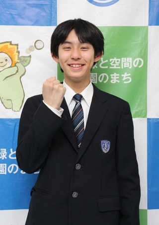 「全力の滑りを見せたい」と意気込む柴田詩葵さん＝市川町役場