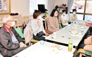 「はまなす宍粟」が催したがん患者らの集い。不安や悩みを分かち合いながら、病気と向き合った＝宍粟市山崎町高下