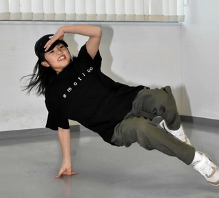 ダンススポーツ競技「ブレイキン」の全日本選手権に出場する宇田朱々菜さん＝宍粟市役所