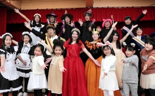 小学生から高校生までが声をそろえる赤穂市児童合唱団。３月に定期演奏会を開く＝赤穂市加里屋中洲３