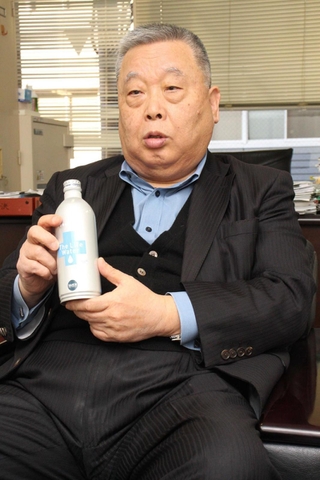 被災地へ足を運んだ当時を振り返る藤本栄一郎社長＝大阪市内