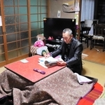 貸し出す空き家の一部屋。家の持ち主が残した家財道具はそのまま使うことができる＝佐用町西河内