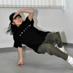 ダンススポーツ競技「ブレイキン」の全日本選手権に出場する宇田朱々菜さん＝宍粟市役所