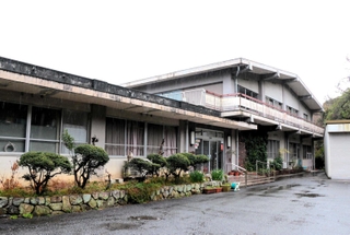 ２０２３年度末で廃止となる老人福祉センター「万寿園」＝赤穂市御崎
