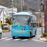 赤穂市内を回るコミュニティーバス「ゆらのすけ」＝赤穂市加里屋中洲２