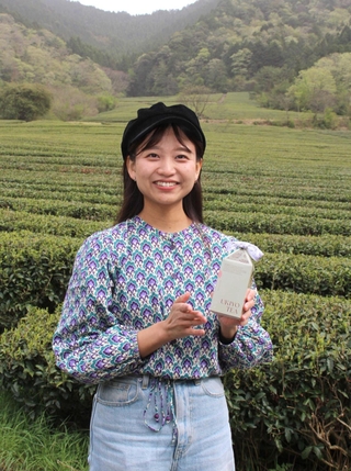 「私の作品が誰かの『好き』になれば」と話す丸山ひとみさん＝神河町吉冨