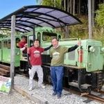 推薦産業遺産に選ばれた波賀森林鉄道を復活させた住民グループのメンバー＝フォレストステーション波賀