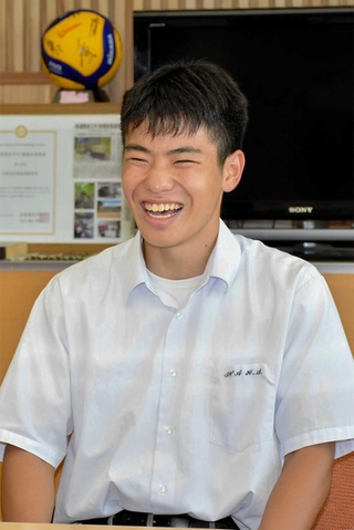 インターハイと国民スポーツ大会に出場する梅原歌月さん＝宍粟市役所