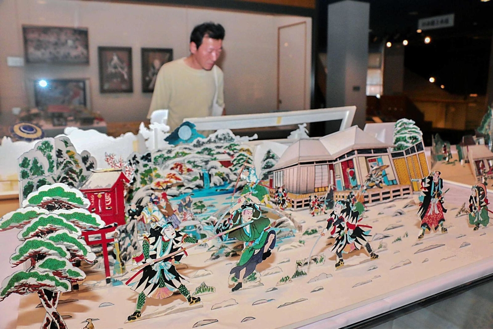 忠臣蔵の浮世絵を立体的に 起こし絵「立版古」の原画36枚、7作品を展示