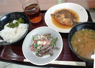 ３００円で提供されていた定食＝市川町西川辺（提供）