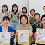 子育て世代でつくる「あこみくと」のメンバー（前列）ら＝赤穂市上仮屋南